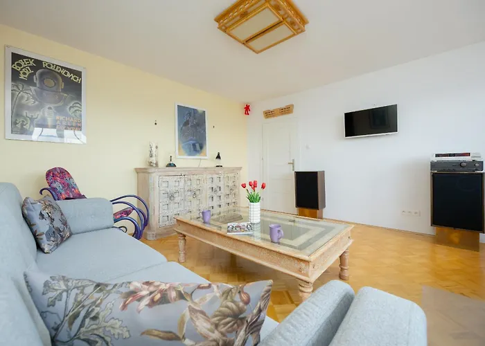 Beautiful Apartment For 4 People By Rent Like Home