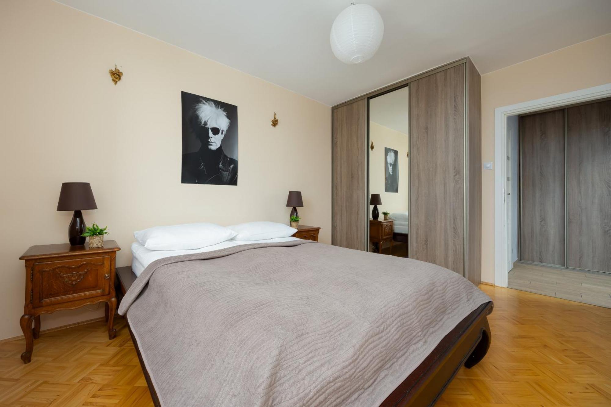 Beautiful For 4 People By Rent Like Apartment